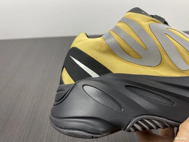 700 MNVN Flux' Boost 'Honey GZ0717 Yeezy 1206